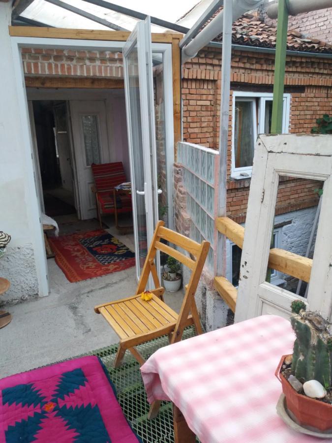 At Home Hostel Korce Exterior foto